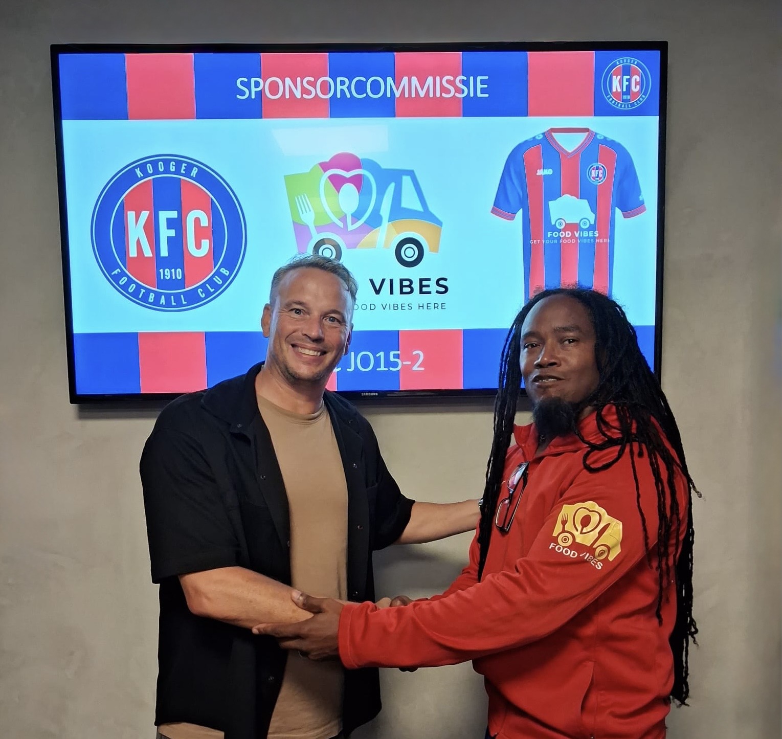 🔴⚽ Food Vibes Nieuwe sponsor voor KFC JO15-2! 🔴⚽
